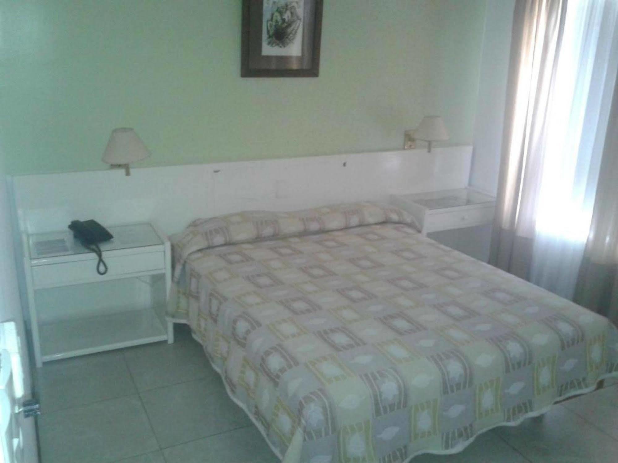 Julio Cesar Hotel بوساداس المظهر الخارجي الصورة